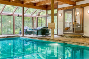 Wellspring by AvantStay Indoor Pool Views